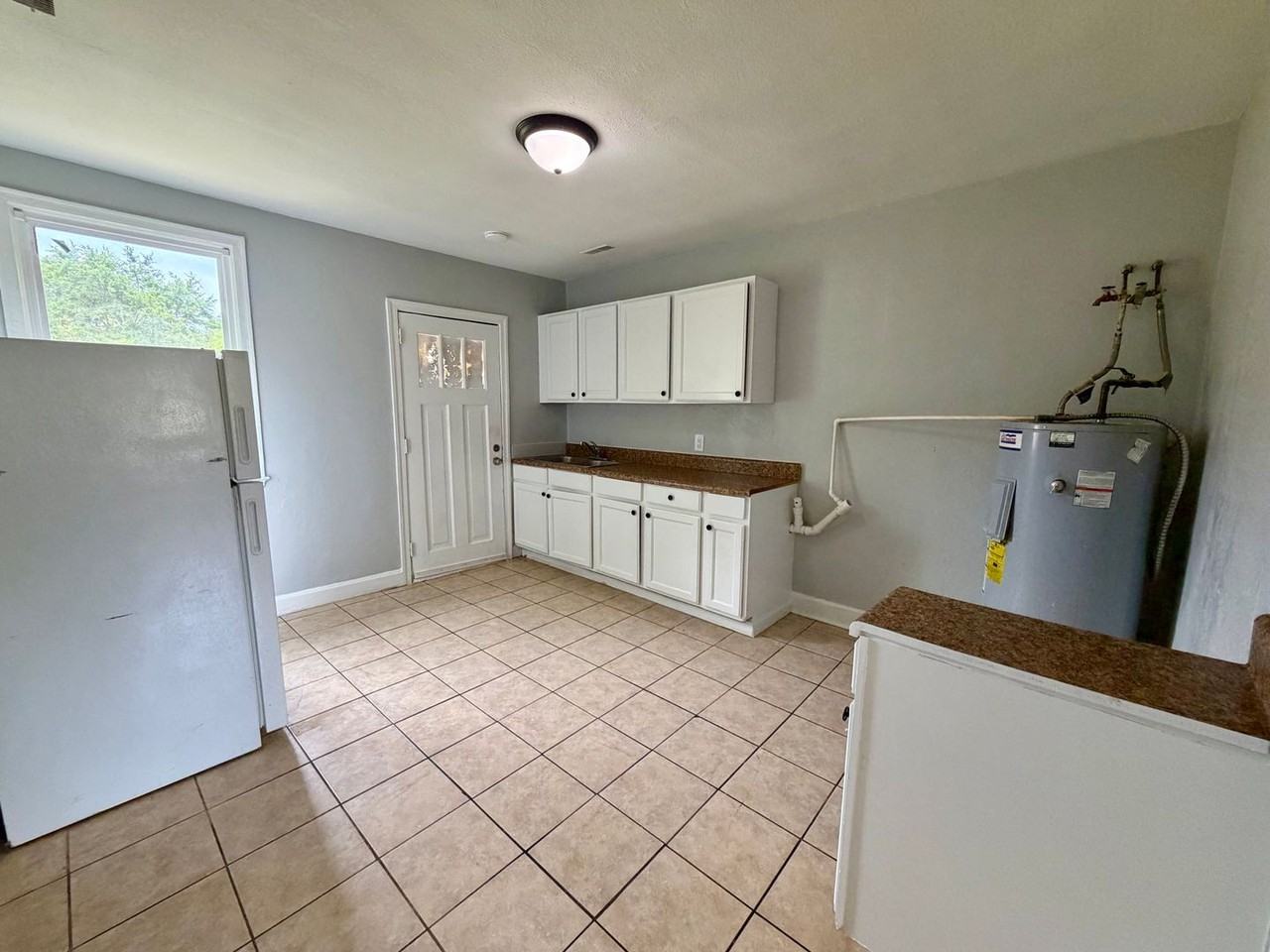 704B Miller Rd - Photo 3 of 7