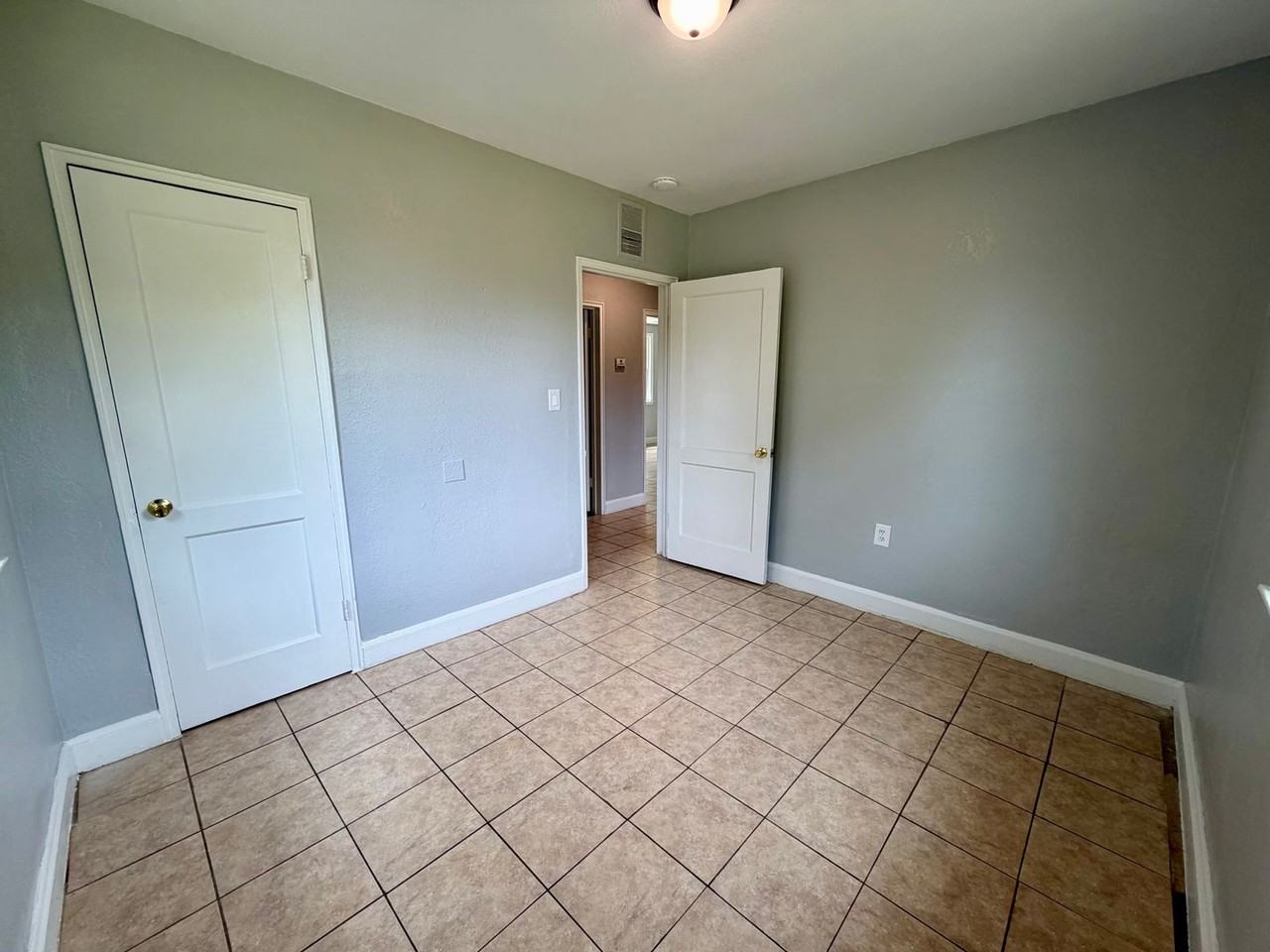 704B Miller Rd - Photo 5 of 7