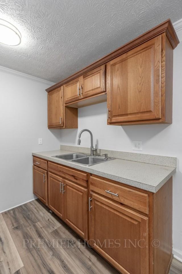 821 Constitution Ave - Photo 7 of 17