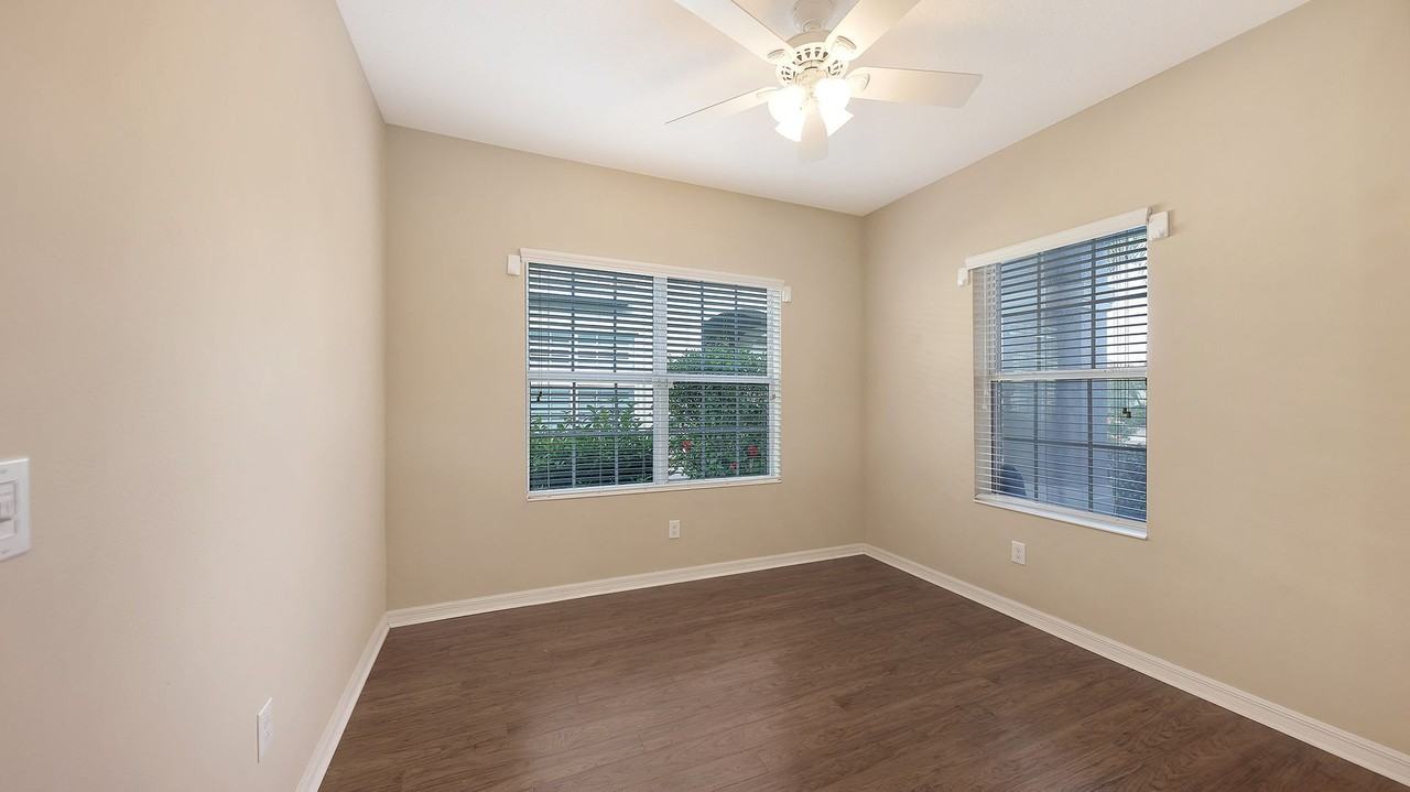 4904 Maymont Park Cir - Photo 5 of 50