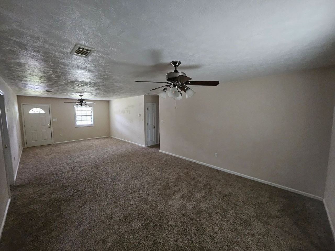 1602 Allison St - Photo 4 of 16