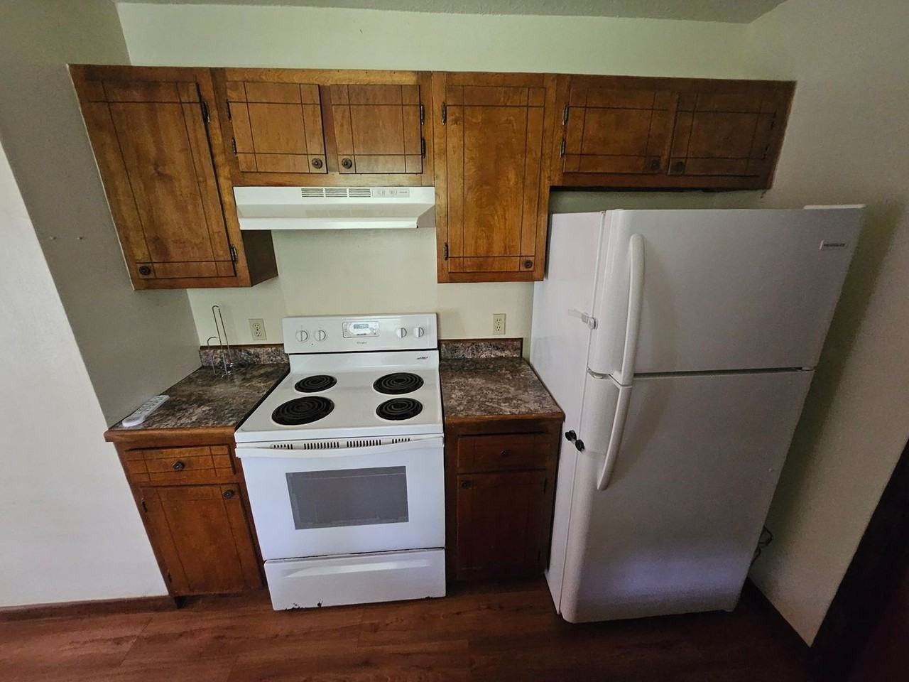 130 Raymond Dr - Photo 5 of 12