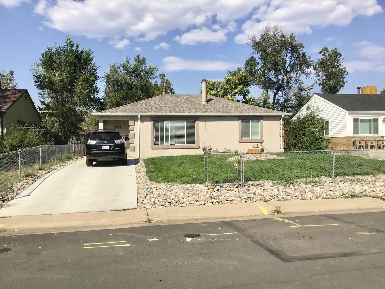 921 Xavier St - Photo 2 of 19