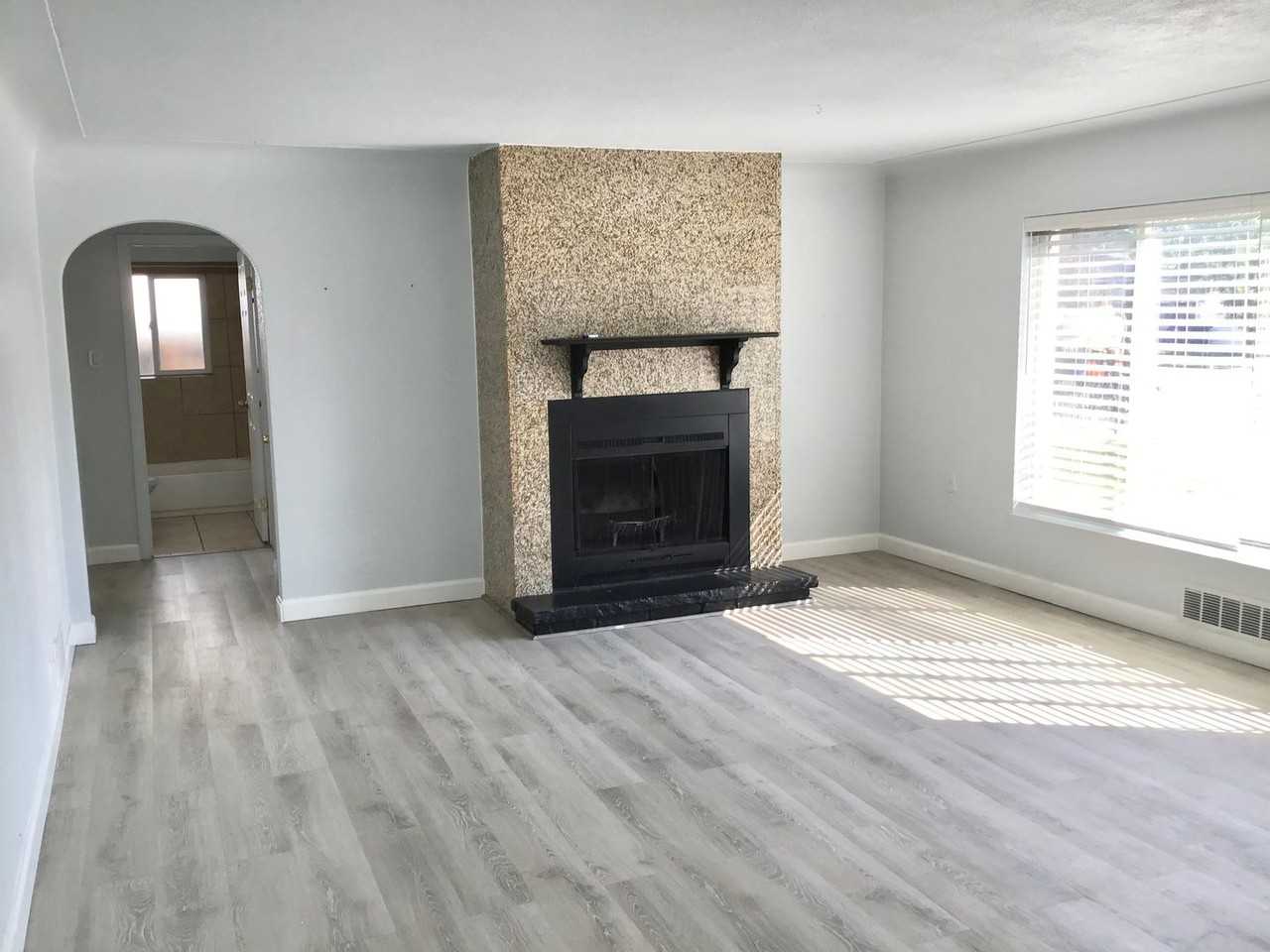 921 Xavier St - Photo 3 of 19