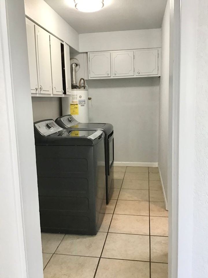 921 Xavier St - Photo 6 of 19