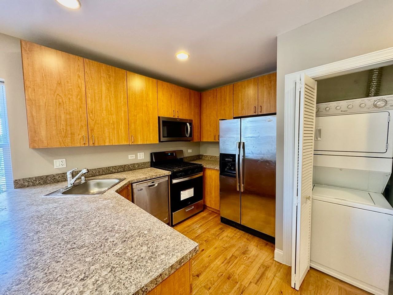 1937 W Granville Ave - Photo 5 of 16