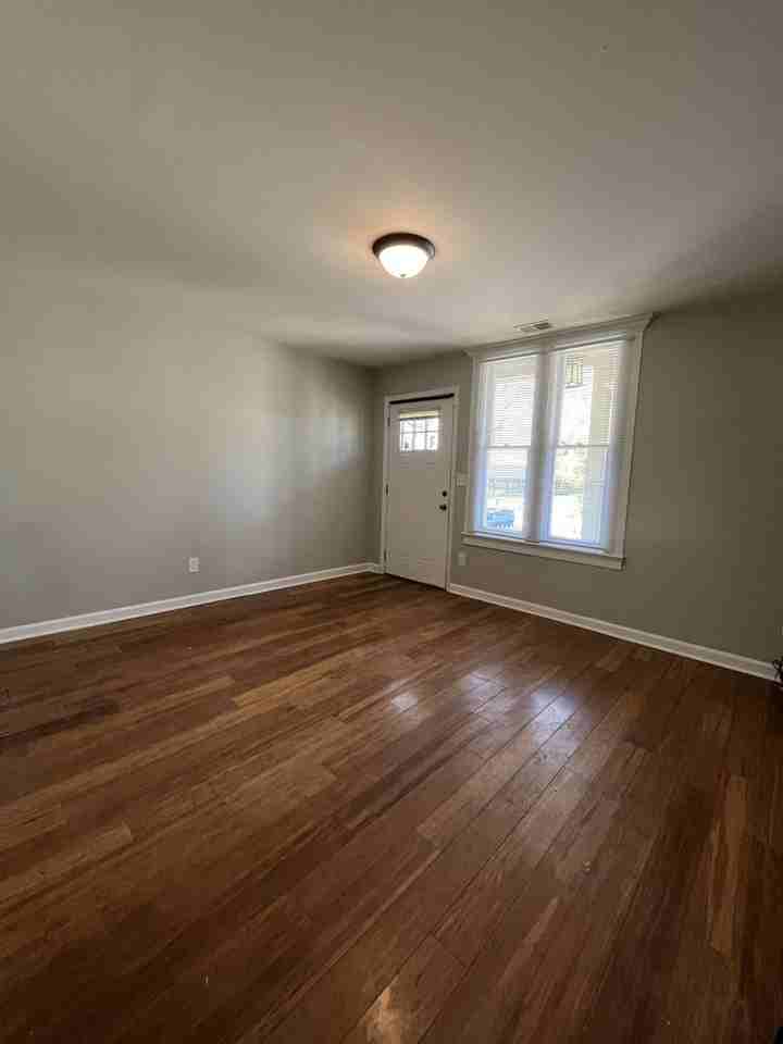 624 N Upper St - Photo 2 of 17