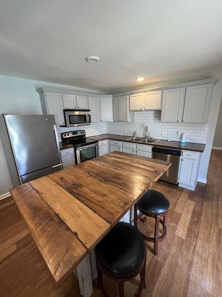 624 N Upper St - Photo 4 of 17