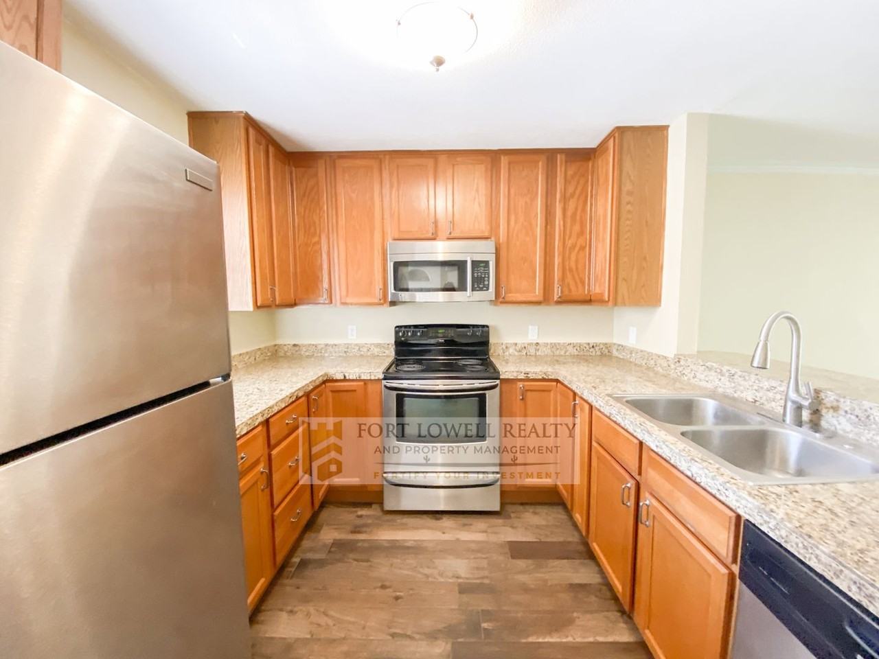 2630 E Roma Ave - Photo 6 of 28