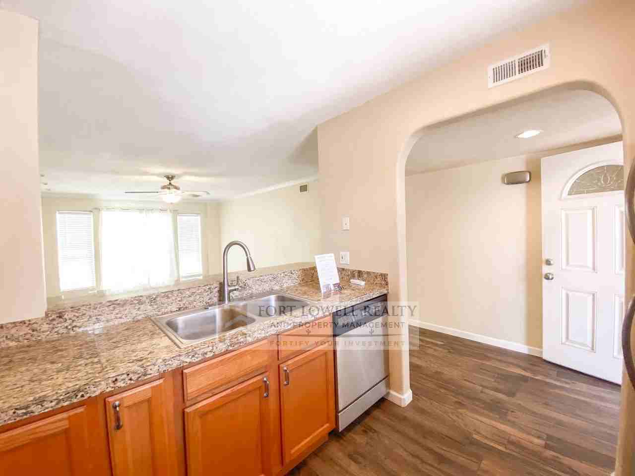 2630 E Roma Ave - Photo 7 of 28