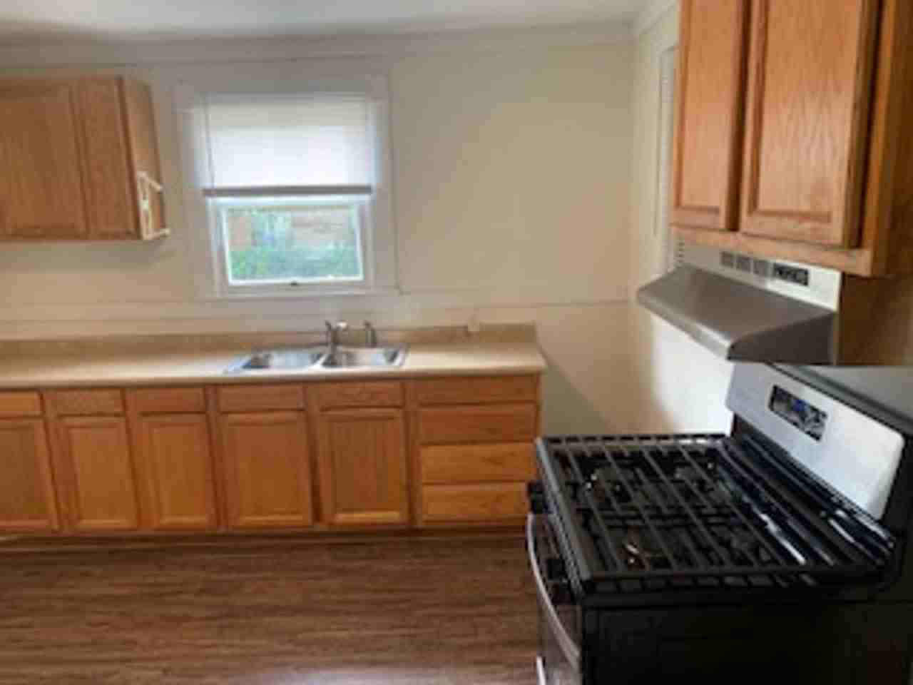 4410 The Cedars Ave - Photo 4 of 10