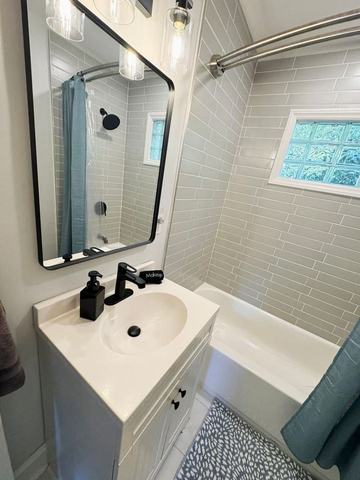 372 Juless St - Photo 2 of 10
