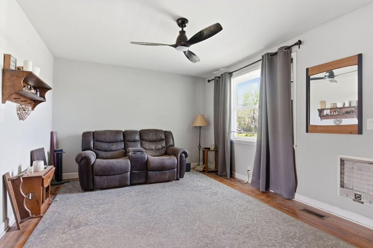 101 Claudia Dr - Photo 6 of 26