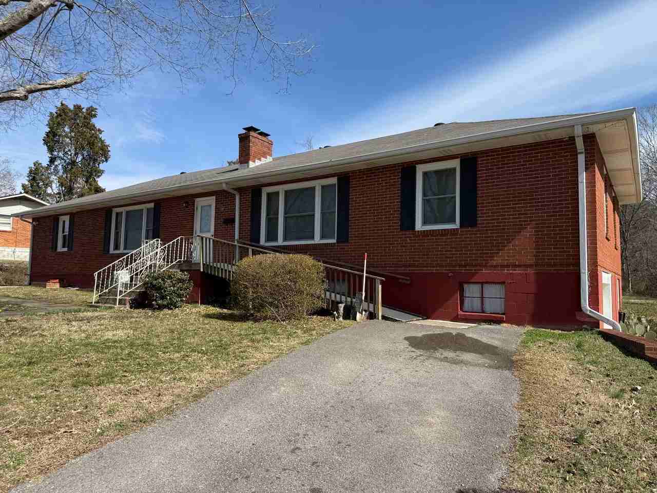 109 Duke St Apt B - Photo 2 of 11