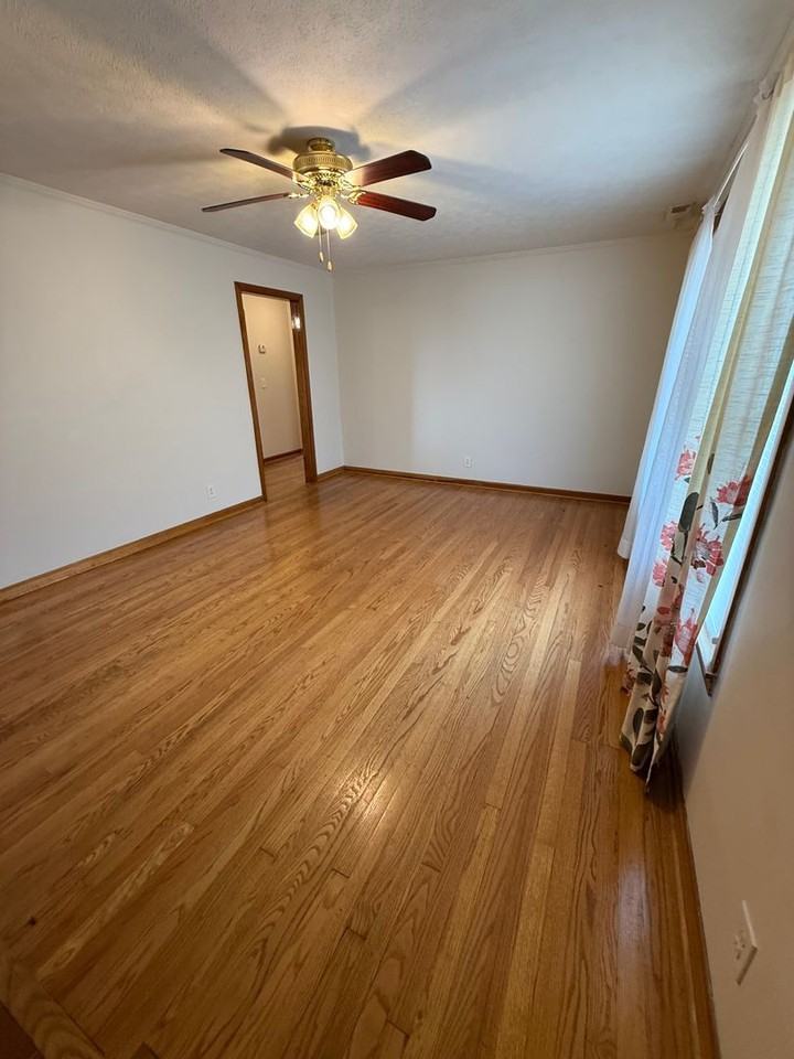 109 Duke St Apt B - Photo 3 of 11