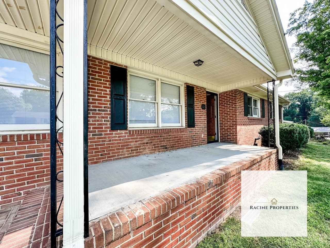 125 Hartsville Dr - Photo 5 of 21