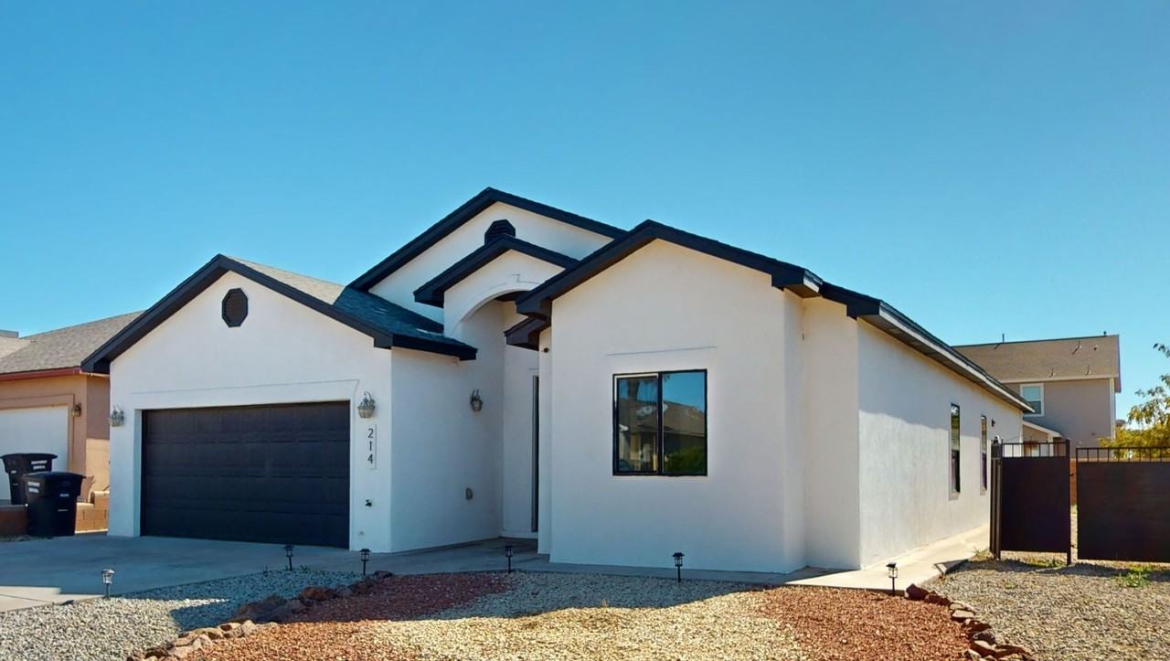 214 Ascot Parade - Photo 2 of 30