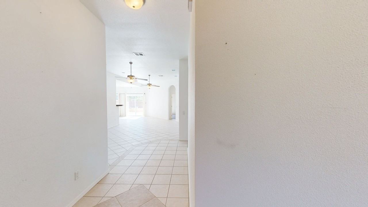 214 Ascot Parade - Photo 5 of 30