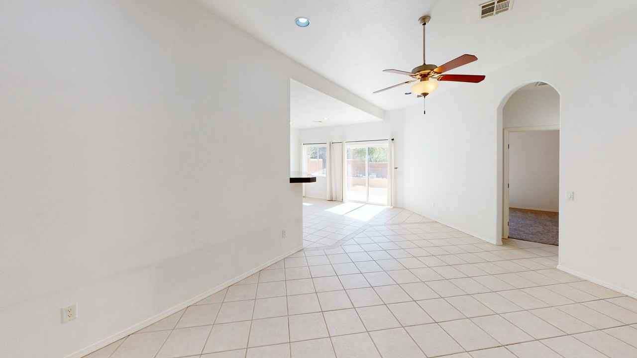 214 Ascot Parade - Photo 6 of 30