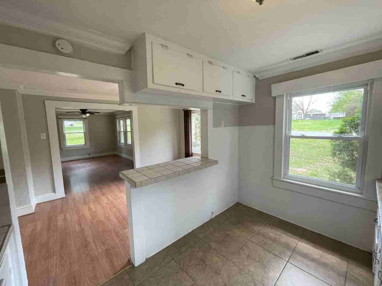 409 E Boston Ave - Photo 6 of 13