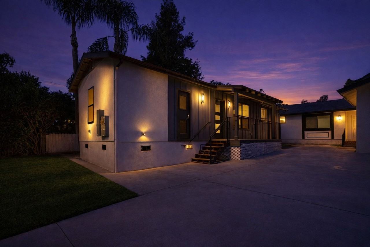 1447 Olive Ave #2 - Photo 6 of 37