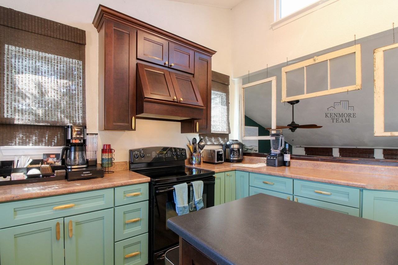 4201 S Vancouver St - Photo 5 of 39