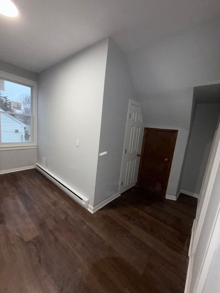 226 E Winona Ave - Photo 2 of 7