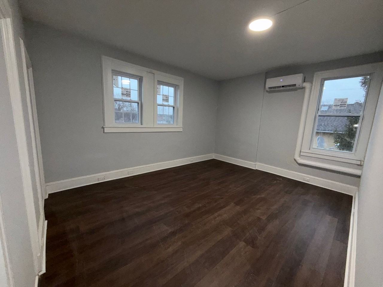 226 E Winona Ave - Photo 4 of 7