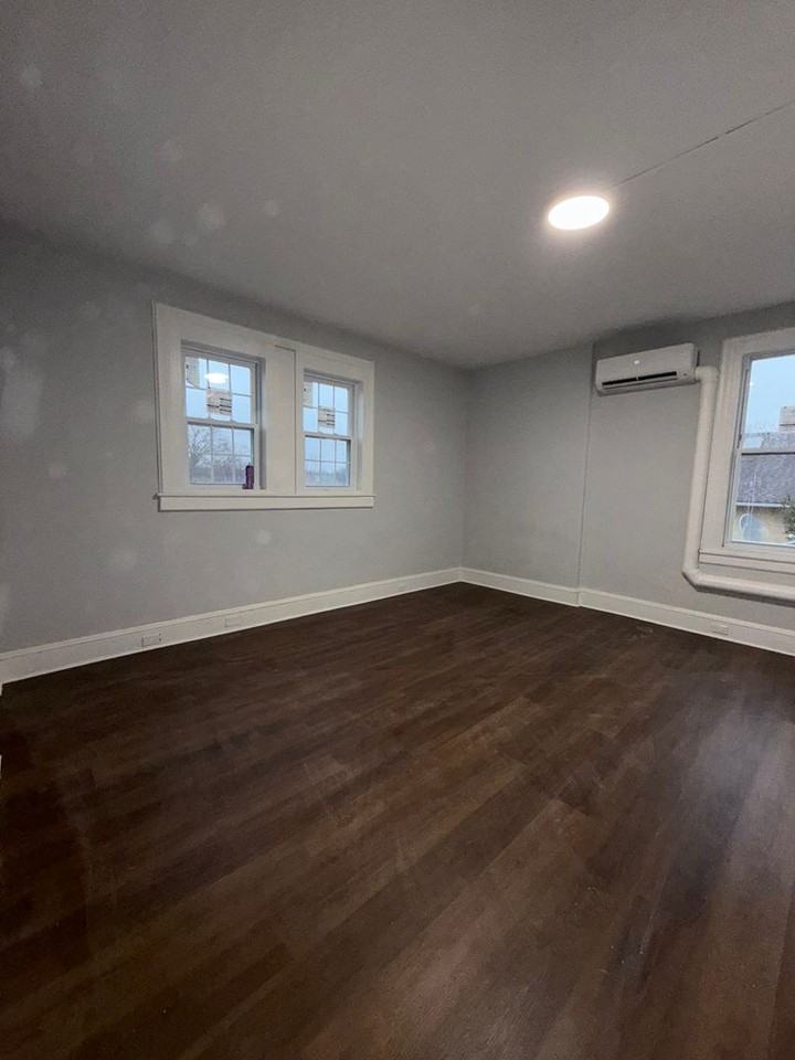 226 E Winona Ave - Photo 5 of 7