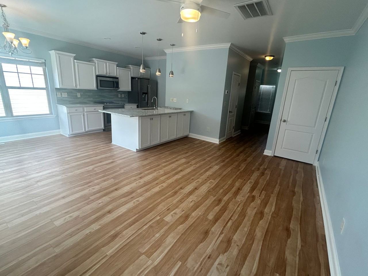 128 Stonecrest Dr - Photo 3 of 20