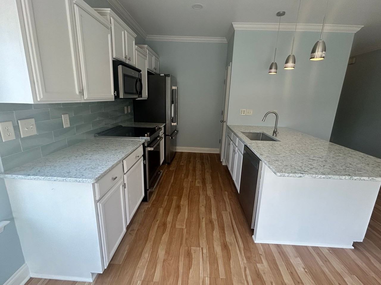 128 Stonecrest Dr - Photo 4 of 20