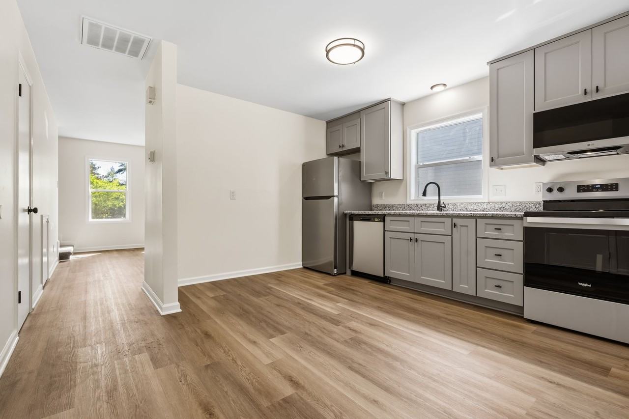 2509 Stadium Dr - Photo 6 of 16