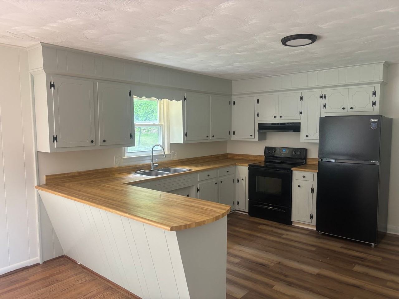 303 Marconi Dr - Photo 4 of 11