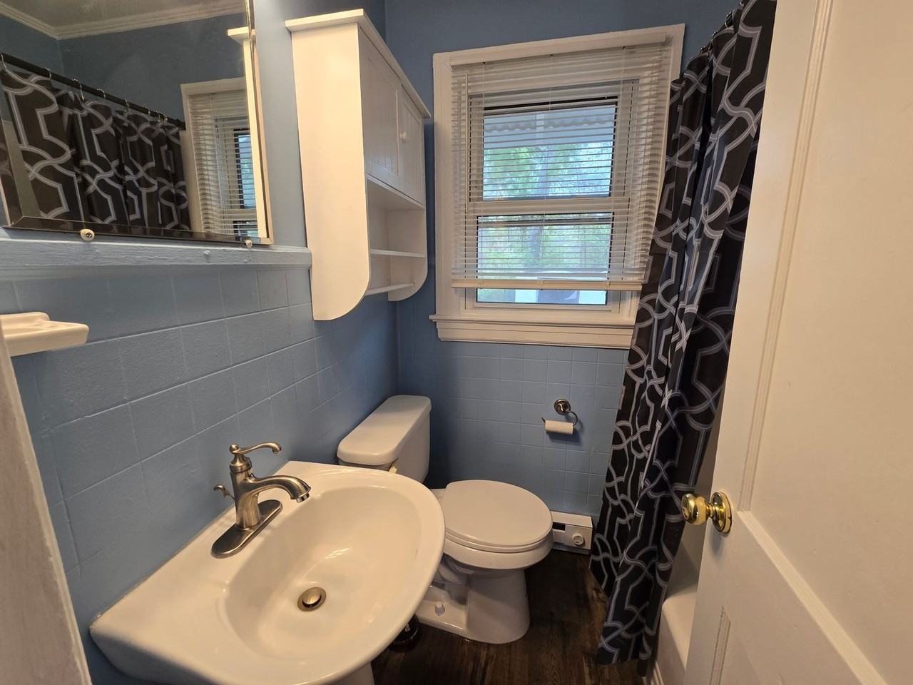 1703 E Gate City Blvd - Photo 3 of 10