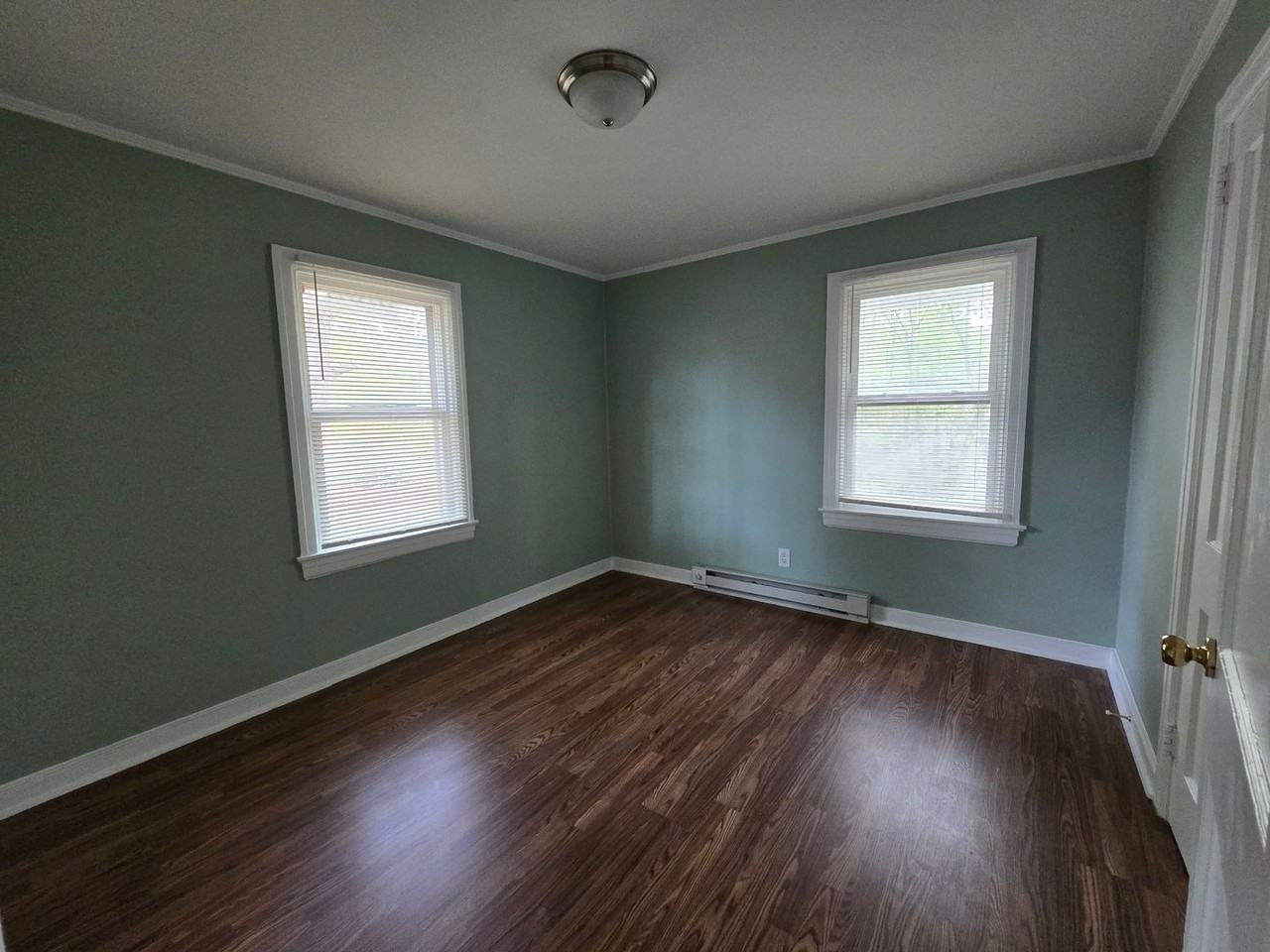 1703 E Gate City Blvd - Photo 5 of 10