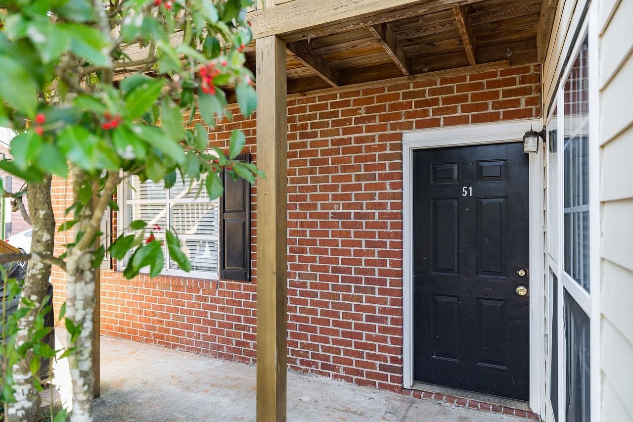 2 BED 2 BATH UNITS AT SCARBOROUGH PLACE APARTMENTS | AVAILABLE NOW + FOR PRELEASING - Photo 2 of 23