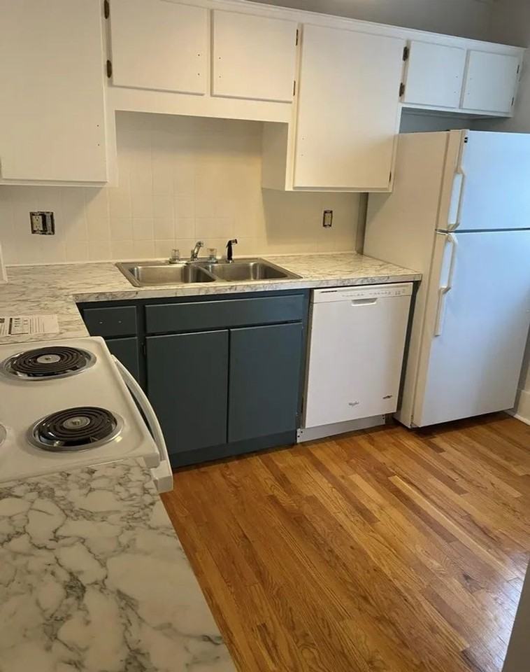 4918 California St - Photo 5 of 9