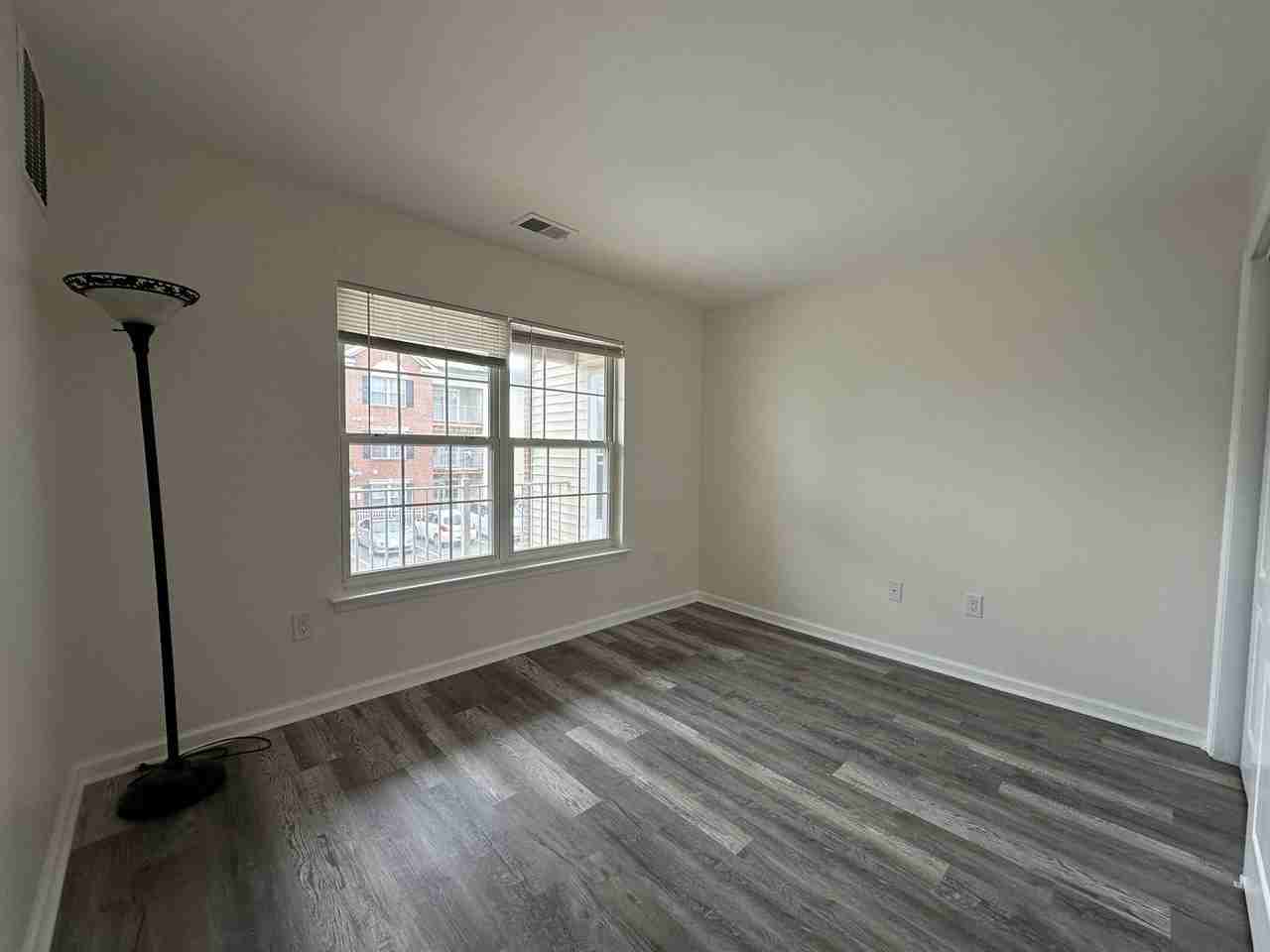 1022 Dogwood Ct - Photo 6 of 10