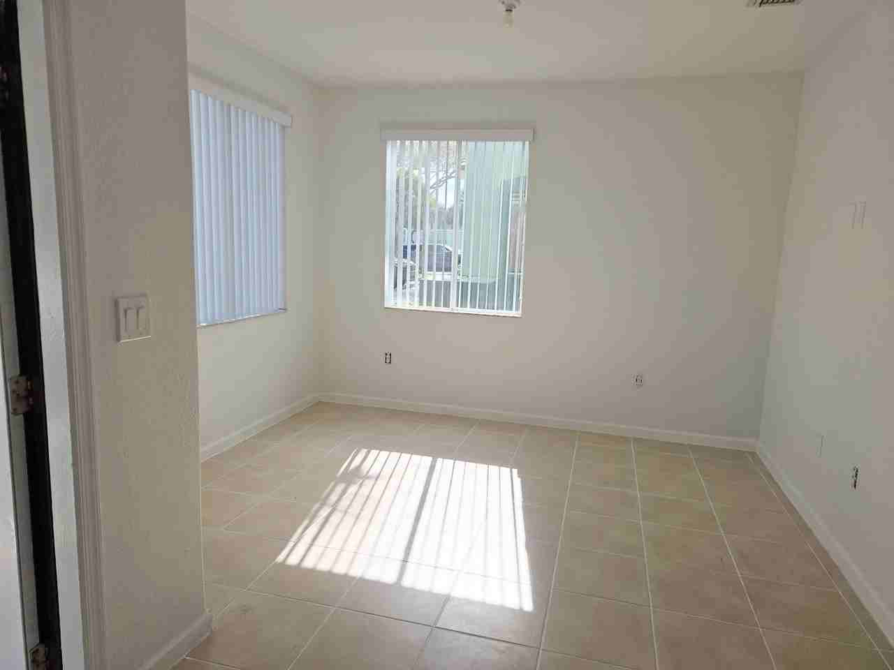 2876 Se 15th Rd - Photo 4 of 19