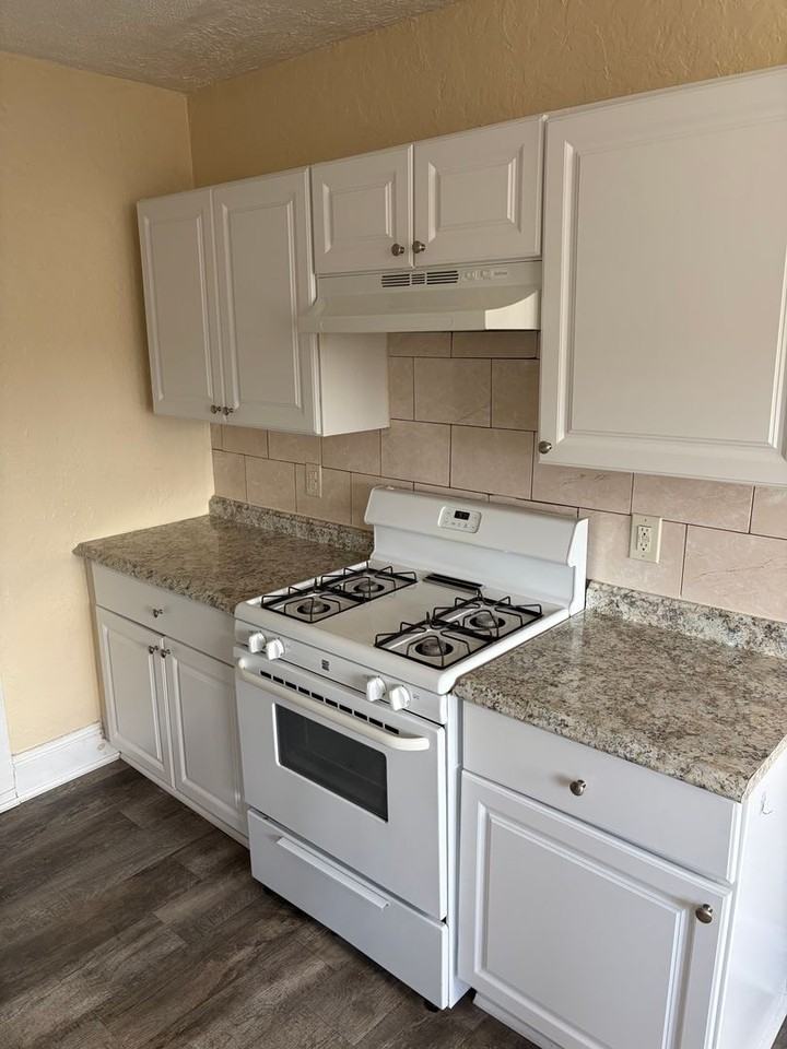 415 County Street - Photo 7 of 13