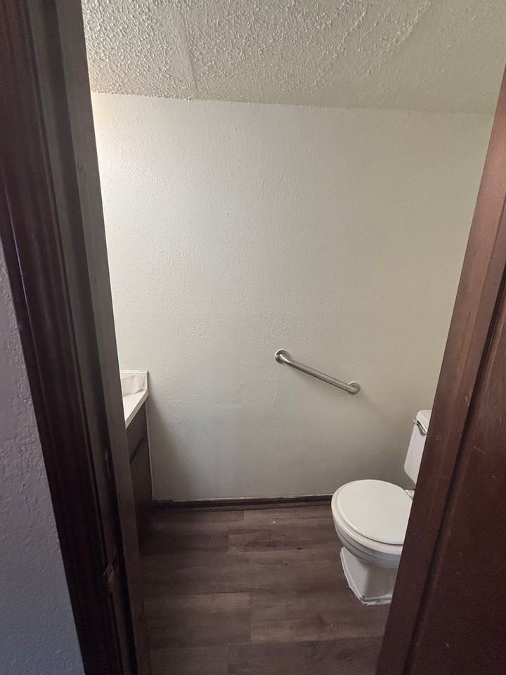 1106 N 5th St - Photo 3 of 8