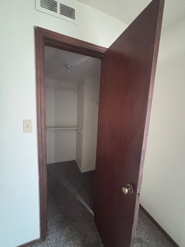 1106 N 5th St - Photo 7 of 8