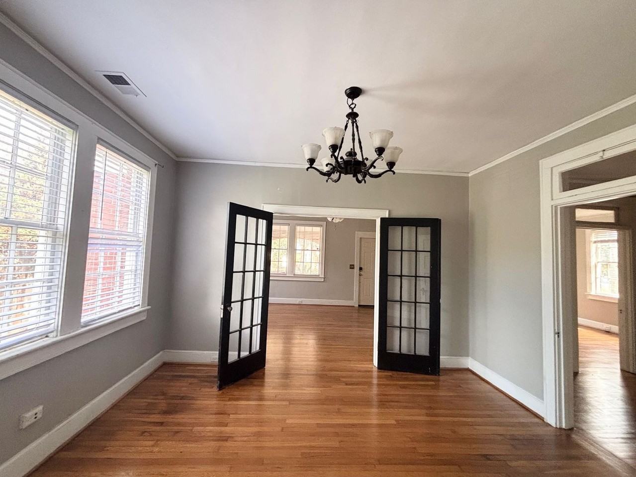 405 S Edisto Ave - Photo 4 of 15