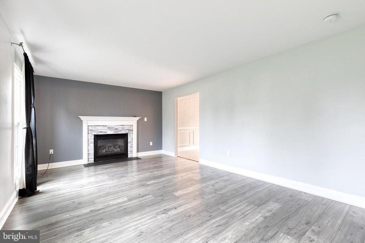 2263 Mistwood Cir - Photo 3 of 18