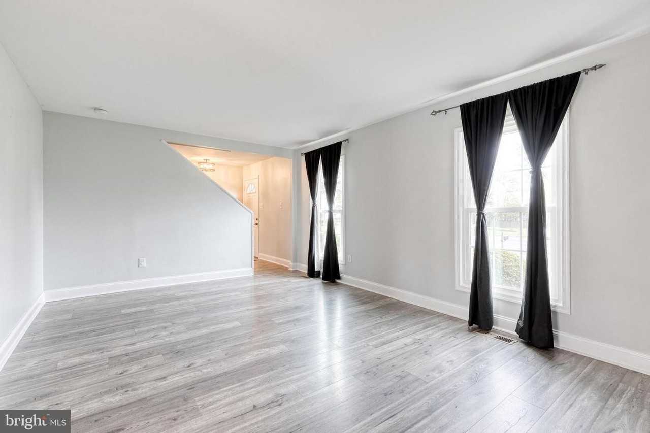 2263 Mistwood Cir - Photo 4 of 18