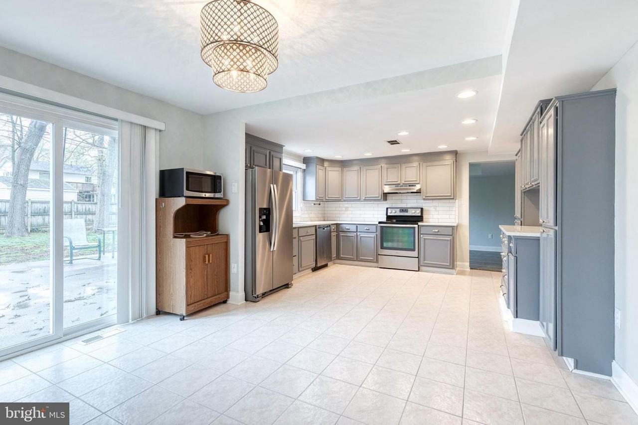 2263 Mistwood Cir - Photo 5 of 18