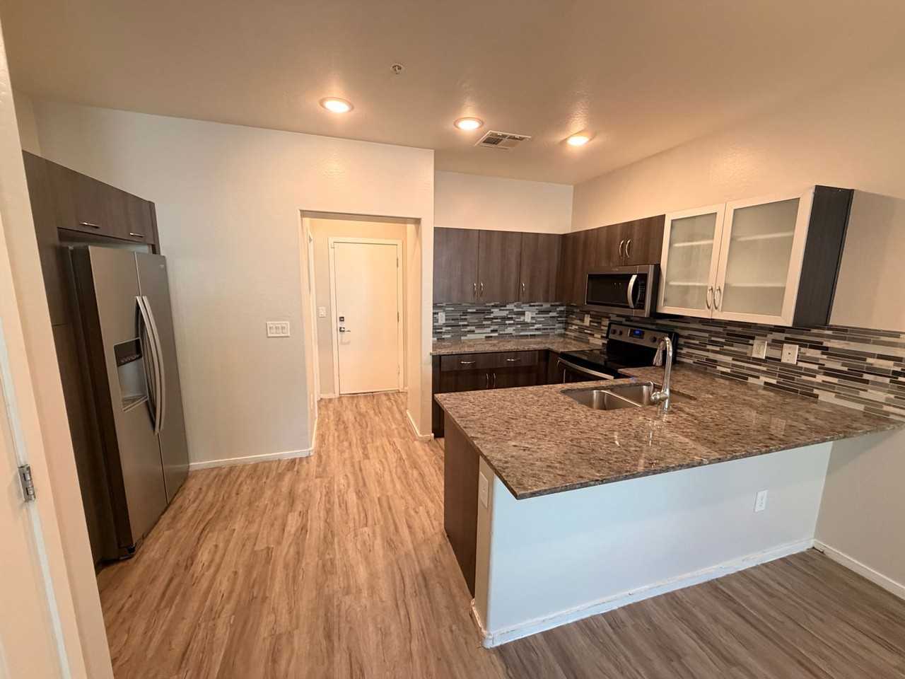 2348 E Huntington Dr - Photo 3 of 18