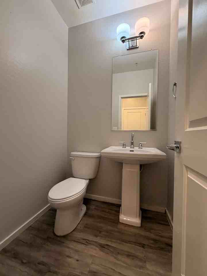 2348 E Huntington Dr - Photo 5 of 18