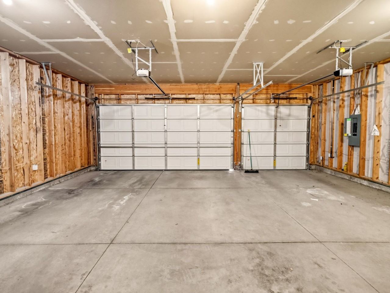 3213 S Dearborn Ln - Photo 5 of 50