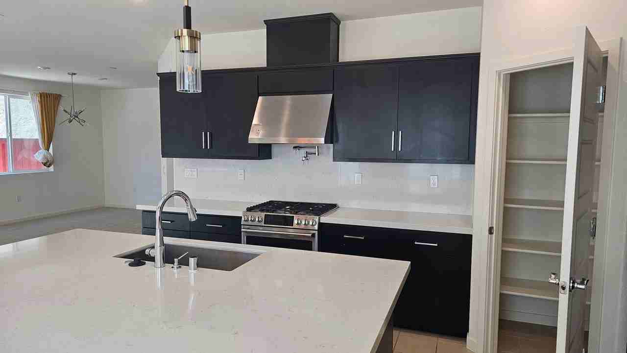 1317 Essence Ln - Photo 4 of 50